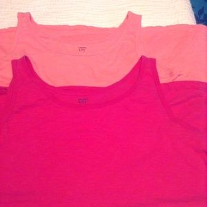 Bundle of 2 Crown & Ivy Tank Tops Sz Med